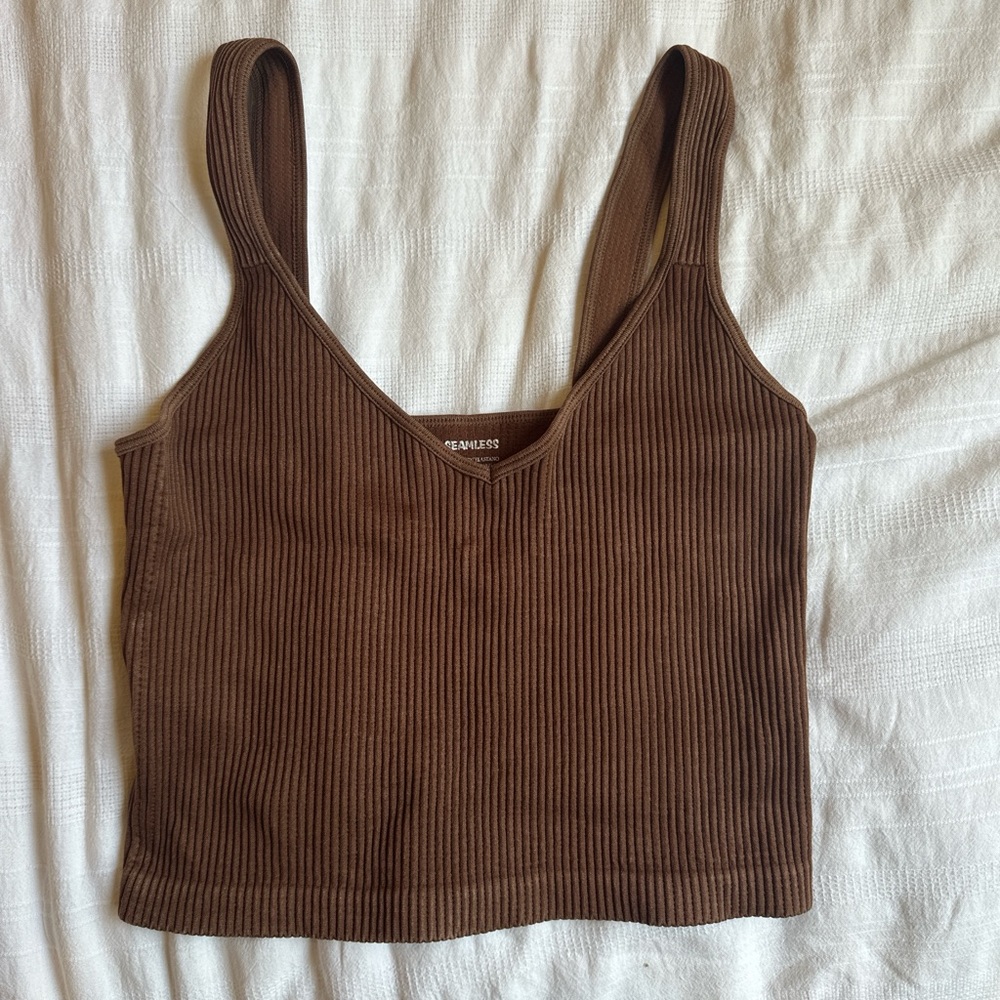 WORN ONCE Cropped brown shirt. Size Medium